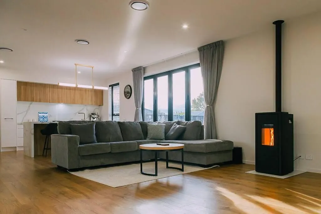 Cosy And Modern Spacious Home Blenheim