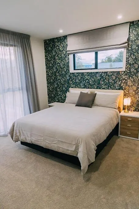 Cosy And Modern Spacious Home Blenheim New Zealand