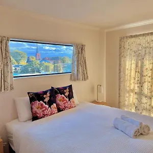  Homestay River